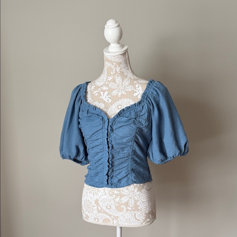 Sienna Sky Ruffled Blue Cropped Top sz M